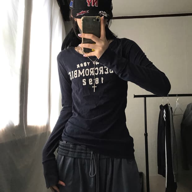 아베크롬비 네이비 딱붙핏 롱슬리브