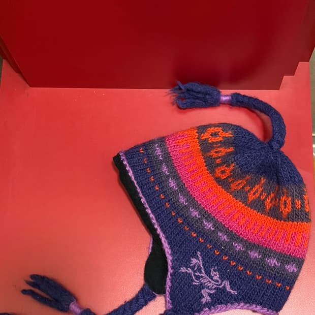 아크테릭스 뜨개질 비니