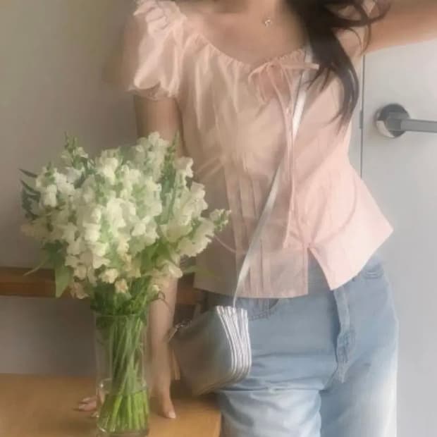 뮤트크레메 리본셔링 블라우스
