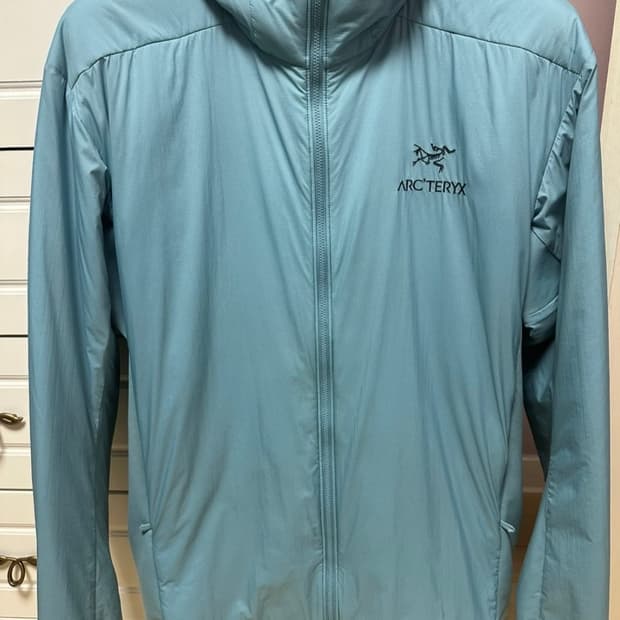 아크테릭스 아톰 LT 후디 솔라스 L