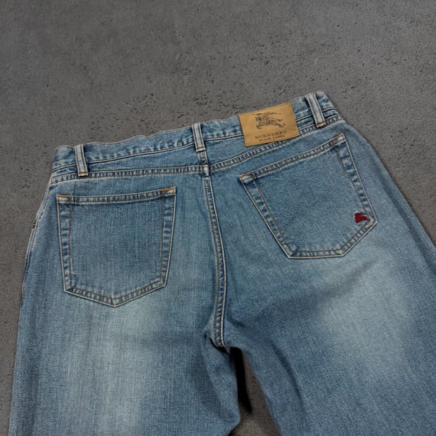 버버리 블랙라벨 워싱 데님 팬츠