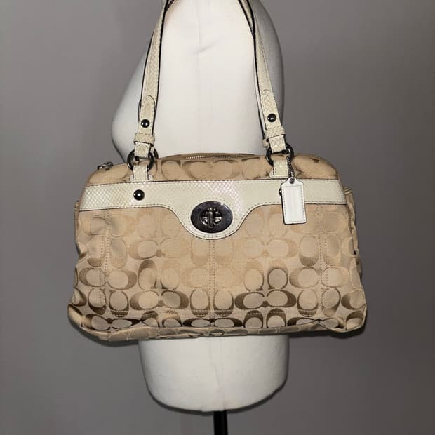 Coach vintage shoulder bag