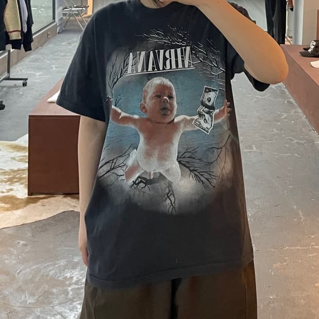 빈티지 너바나 아트워크 그래픽 블랙 반팔 H2500