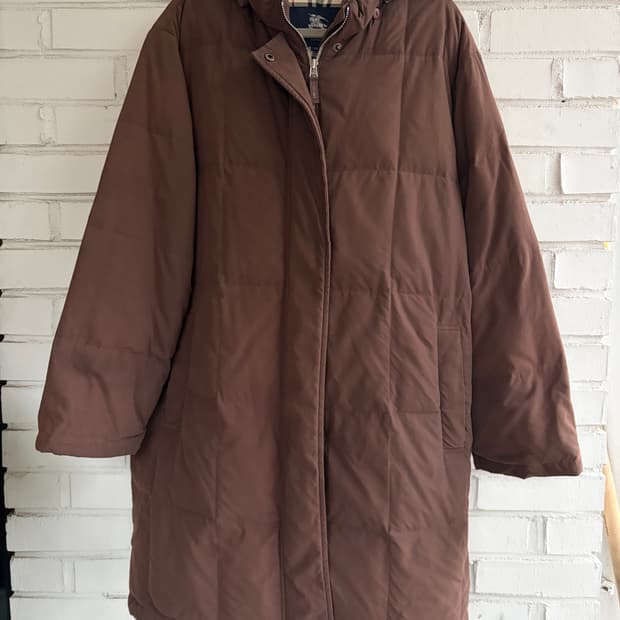 버버리 런던 브라운 덕다운 패딩