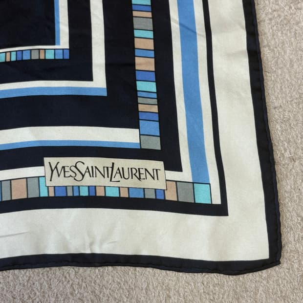 [희귀/실크100] 입생로랑 빈티지 기하학 스트라이프 스카프