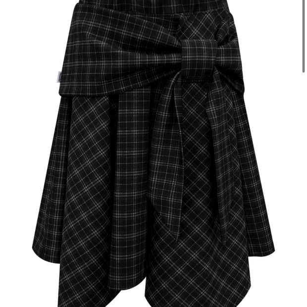 체메씨 BOW UNBALANCED SKIRT (BLACK CHECK)