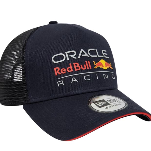 뉴에라 레드불 트러커 캡 에센셜 블루