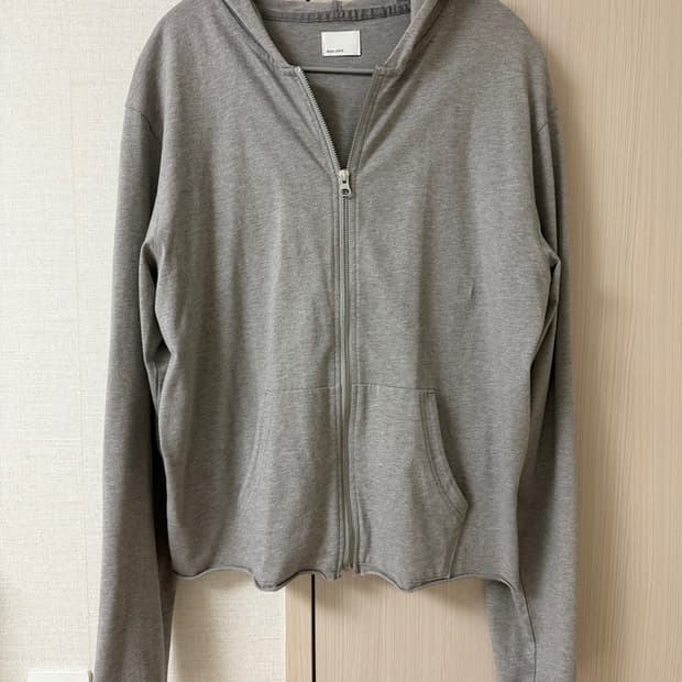 모노프리베 textured hoodie zip