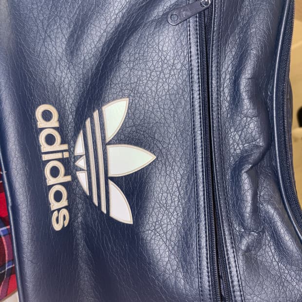 아디다스 크로스백 