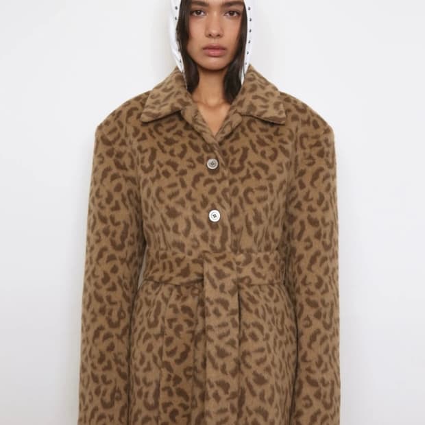 폴리수엠 레오파드 자카드 울코트 하프코트 울자켓 코트