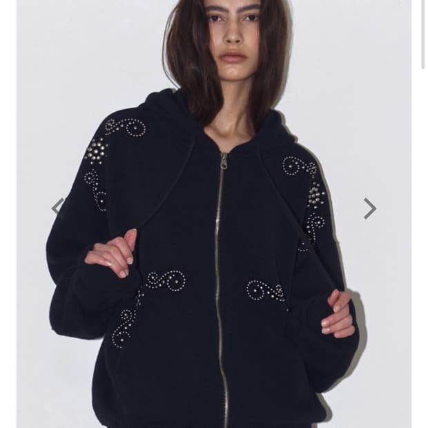 폴리수엠 ORNAMENT STUDDED HOODIE_ONZI EDITIO