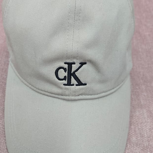 [정품] 캘빈클라인 진스 모노로고 볼캡 베이지 (상태 최상)