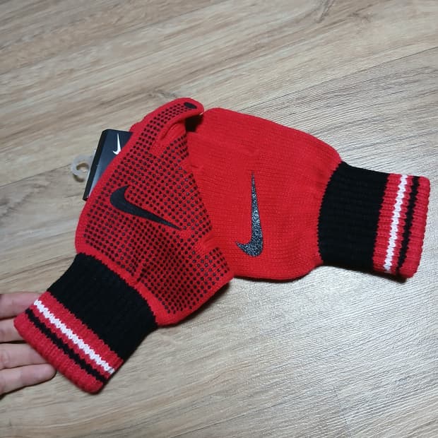 택붙은 미사용 Nike 나이키 니트 장갑 방한 축구 글러브