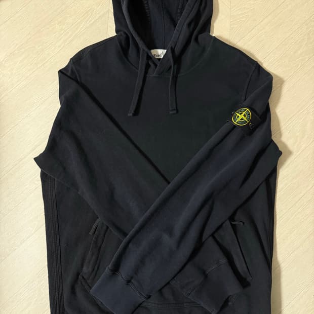 스톤아일랜드 포켓집업 후드 블랙 L