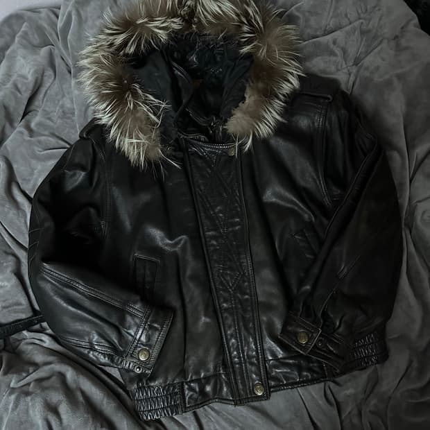 램스킨 퍼후드 가죽자켓 오피움 스타일