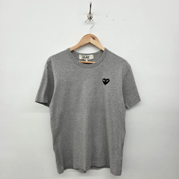 꼼데가르송 플레이 회색 하트 반팔 티셔츠 여L