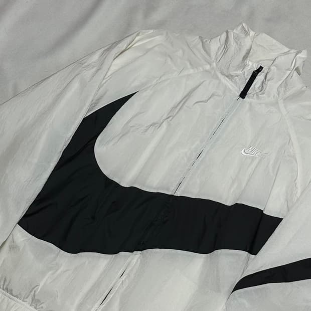 XL 나이키 빅스우시 화이트 바람막이 