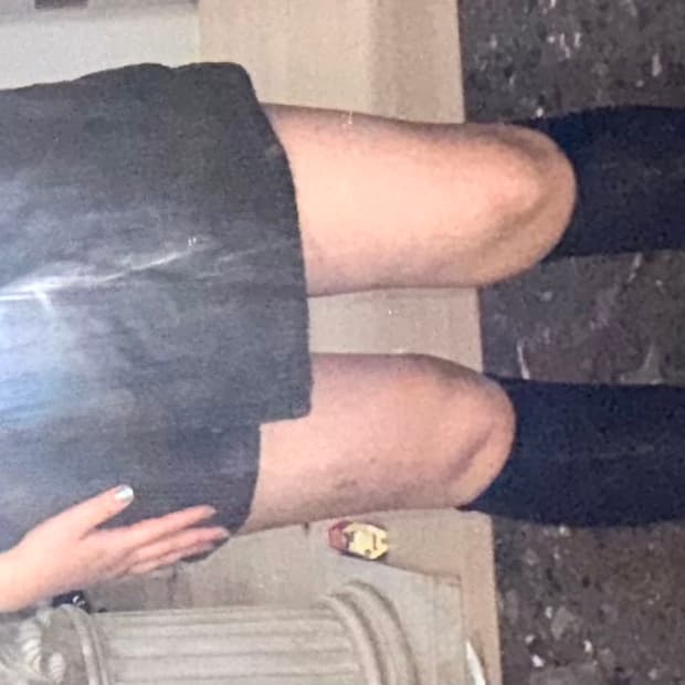 자라 재팬 골덴 카키 반바지