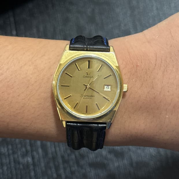 오메가 씨마스터 금장 쿼츠 시계