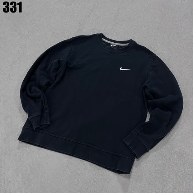 나이키 스우시 맨투맨 