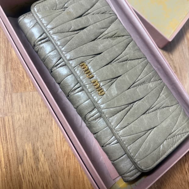 미우미우 장지갑 