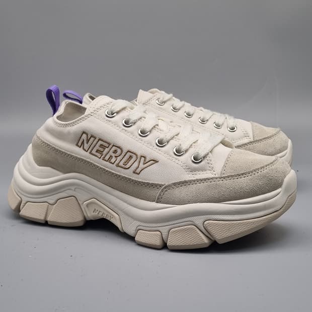 널디 젤리그 스니커즈245