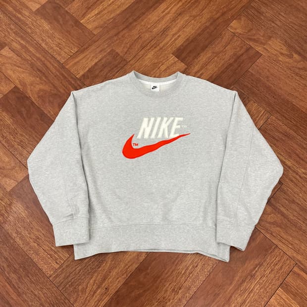 나이키 빅로고 맨투맨