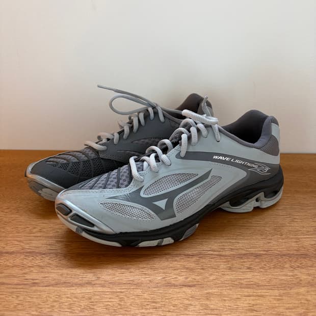 Mizuno Wave Lightning Z3