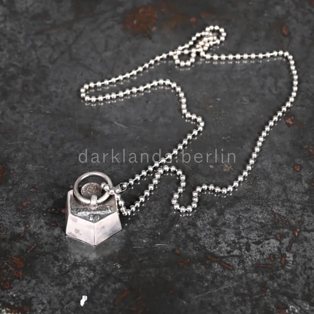 캐롤크리스찬 포엘 희귀 실버 목걸이