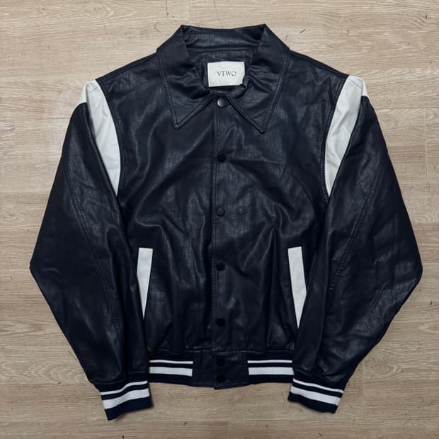 브이투 바시티 레더 자켓