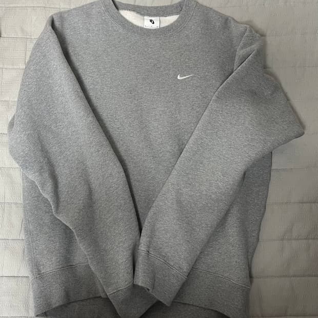 나이키 회색 맨투맨