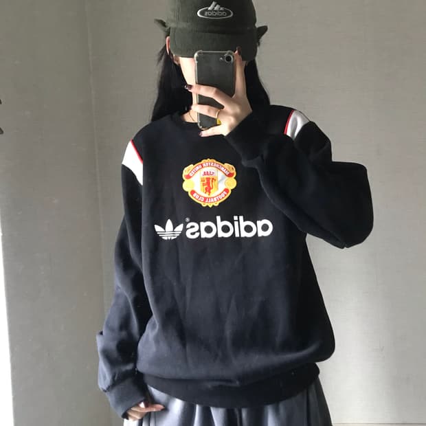 아디다스 맨유 맨투맨