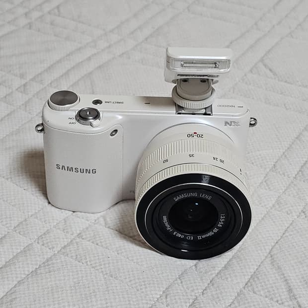 삼성 NX2000 미러리스 카메라