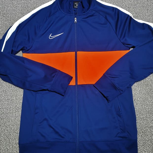 나이키 드라이핏 트레이닝 자켓 L사이즈