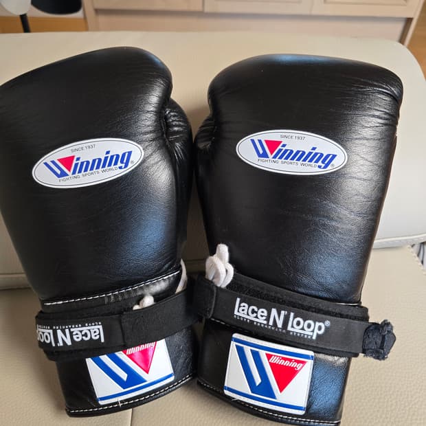 위닝 14온스 블랙 레이스 복싱 스파링글러브