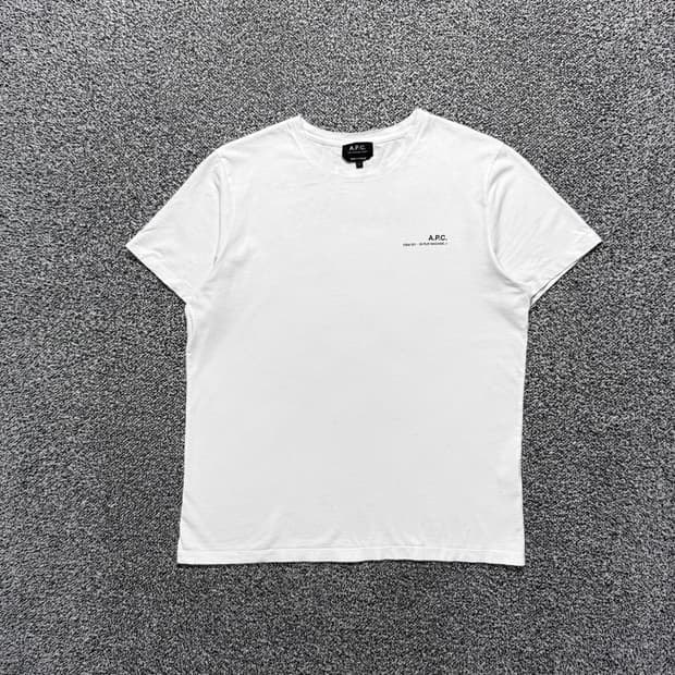 Name : A.P.C. 아페쎄 스펠아웃 스몰로고 화이트컬러 반팔 :)