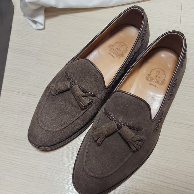 헤리티지리갈 스웨이드 태슬 로퍼 255