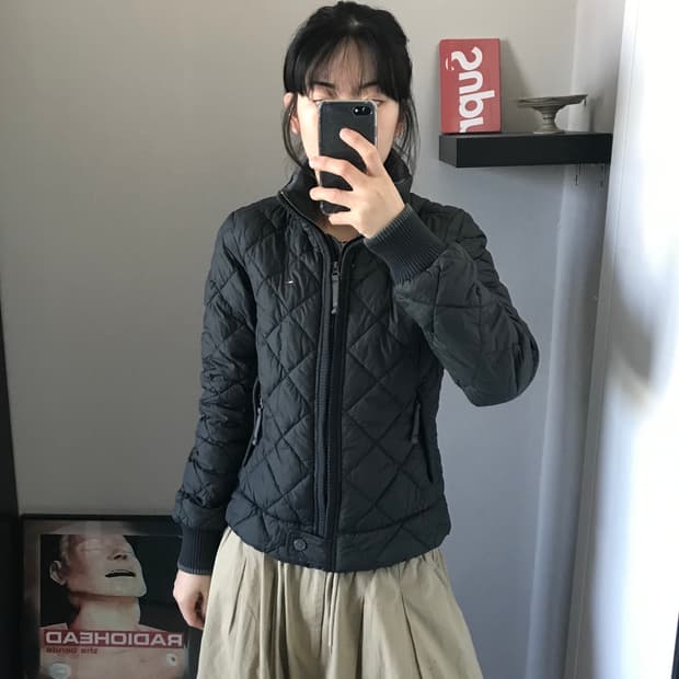 타미힐피거 로고 카키 퀄팅 패딩