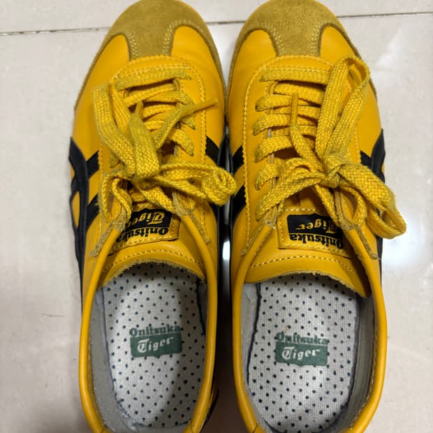 오니츠카타이거 멕시코66 옐로우블랙 235 