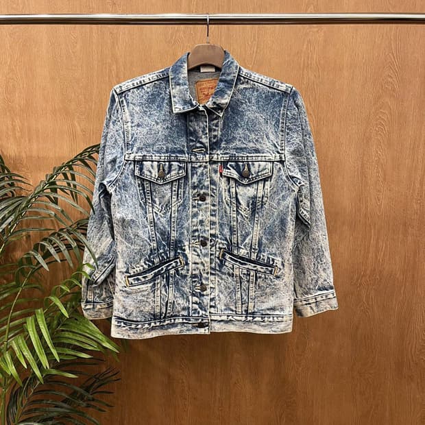 리바이스 클래식 데님 트러커 자켓 애시드 스톤 워싱 레드 탭 디테일 중청