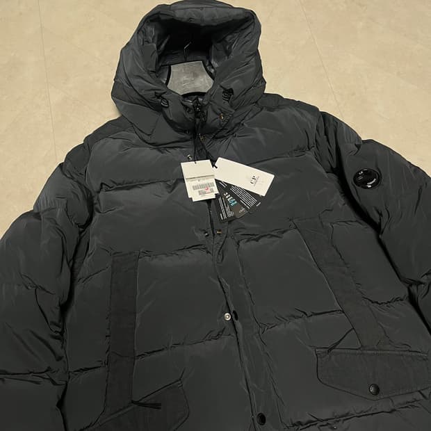 새상품(XXL)씨피컴퍼니 나이크라 후드 롱패딩 다크그레이