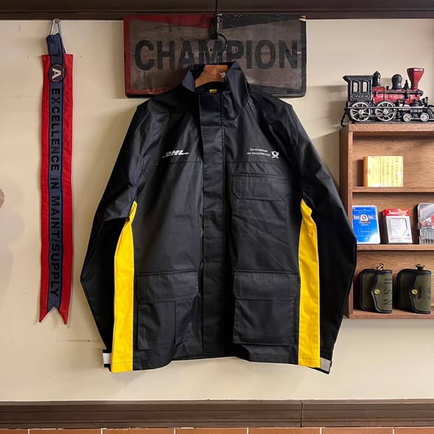 DHL Windbreaker Small Size (100~105)