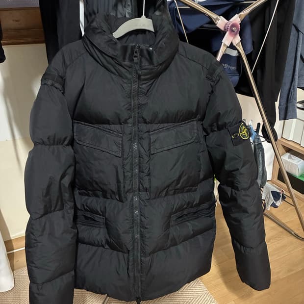 스톤아일랜드 크링클랩스 패딩 22fw L사이즈 새상품