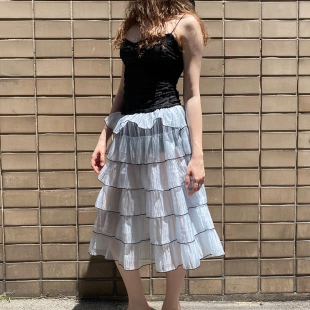 루즈슬립오버 Noir Tiered Skirt *Foggy Baby