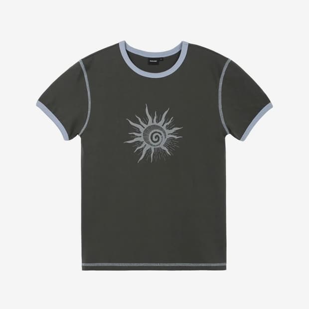 아캄 Cracked Sun Ringer Top