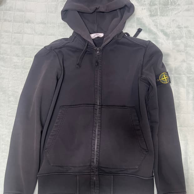 스톤아일랜드 후드집업 블랙