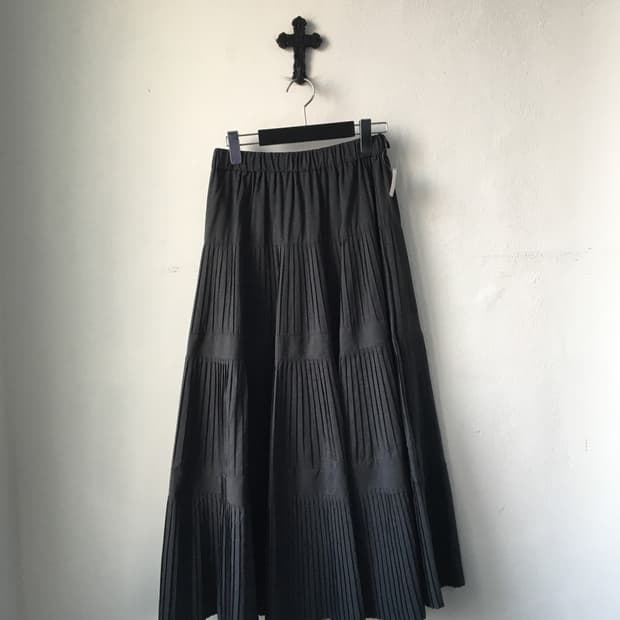 Pleats layer long skirt
