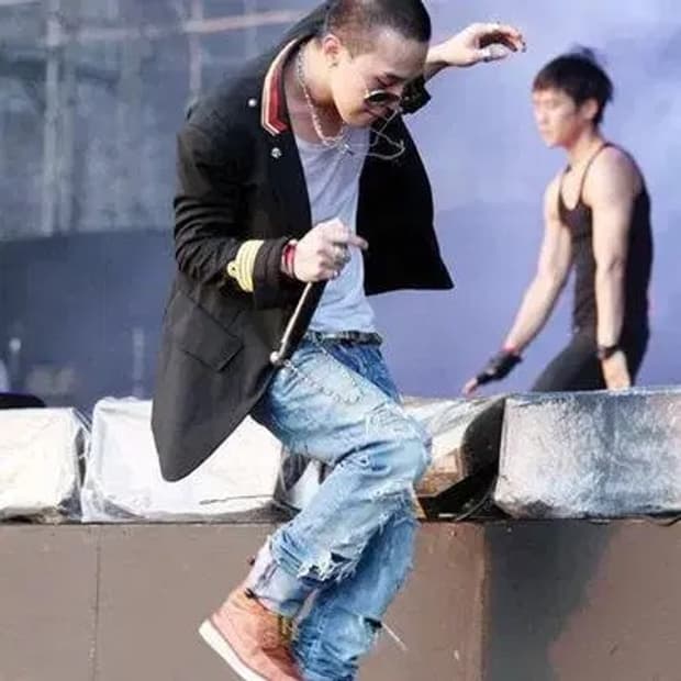 발망 데카르넹 2011aw 페인트 디스진