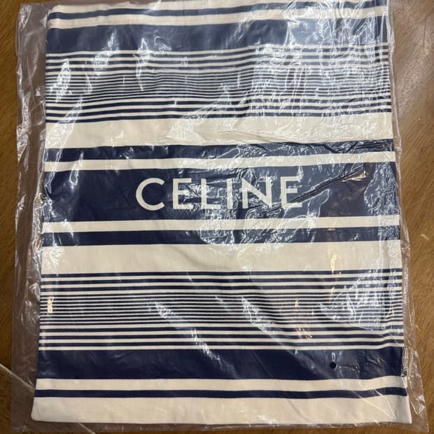 셀린느 스트라이프 에코백 25년도