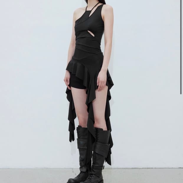 보헤미안서울 RUFFLE MINI DRESS, BLACK